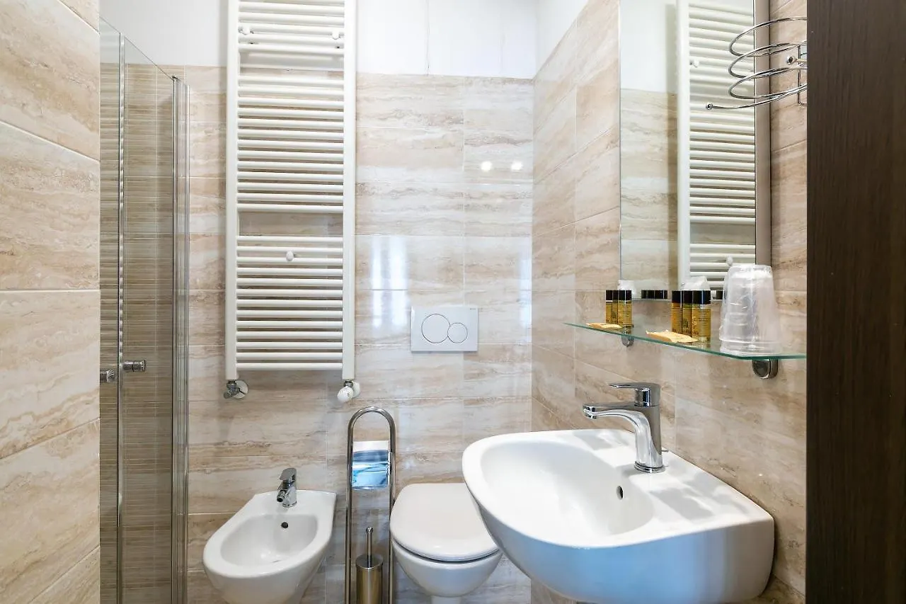 Rialto Suite 707 Венеция 2*,