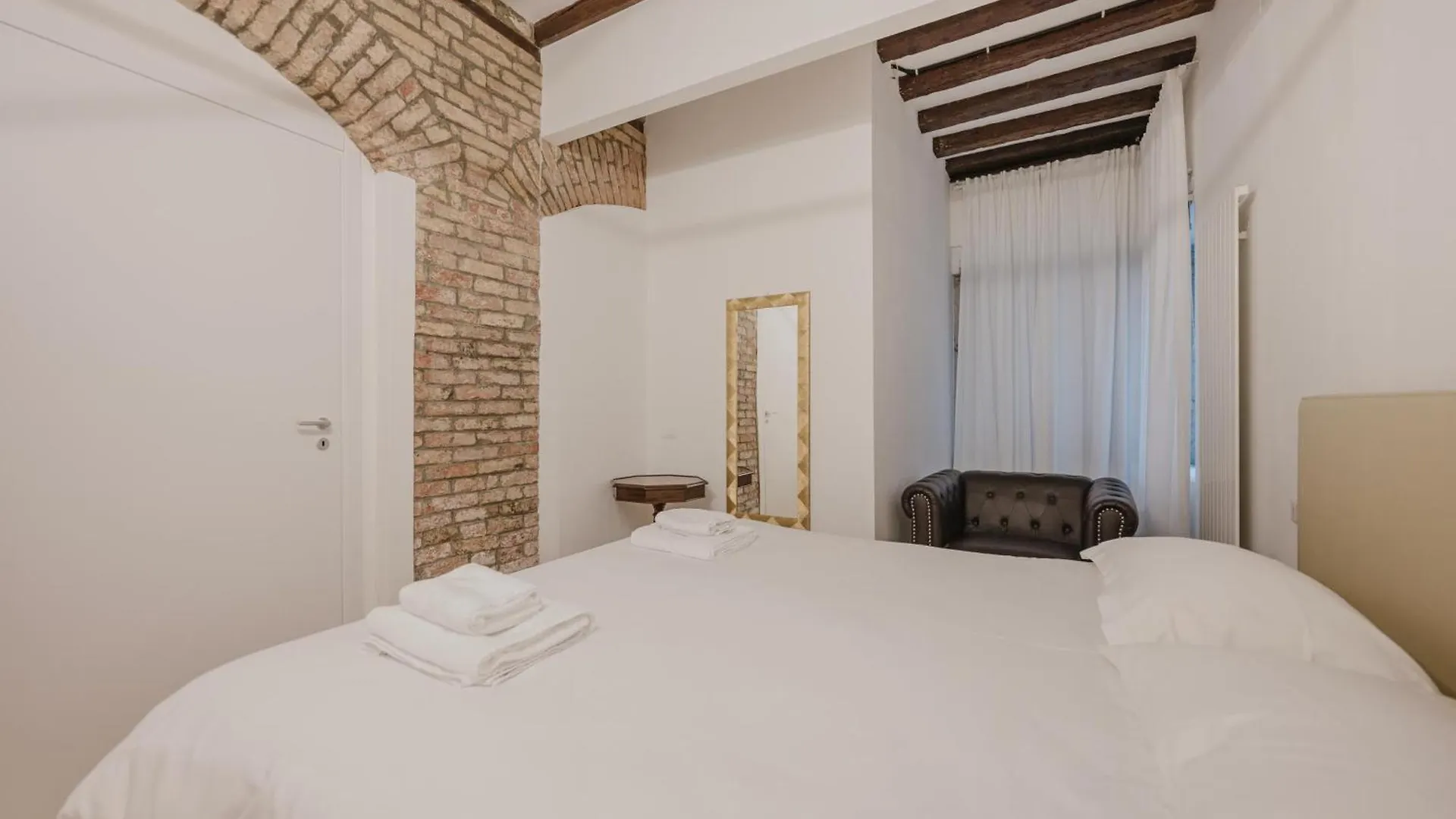 Rialto Suite 707 Венеция 2*,  Италия