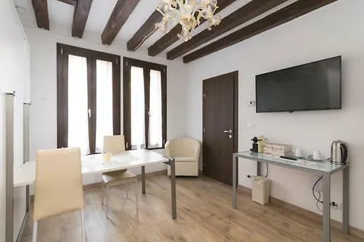 Rialto Suite 707 Венеция 2*,  Италия
